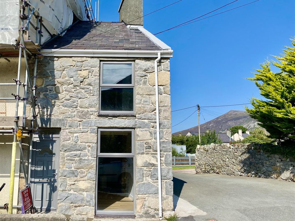 2 bed end terrace house for sale in Trefor, Caernarfon LL54, £149,950