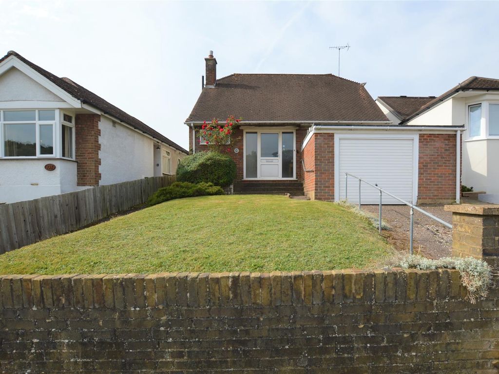 3 bed detached bungalow for sale in Links Way, Croxley Green, Rickmansworth WD3, £625,000 Zoopla