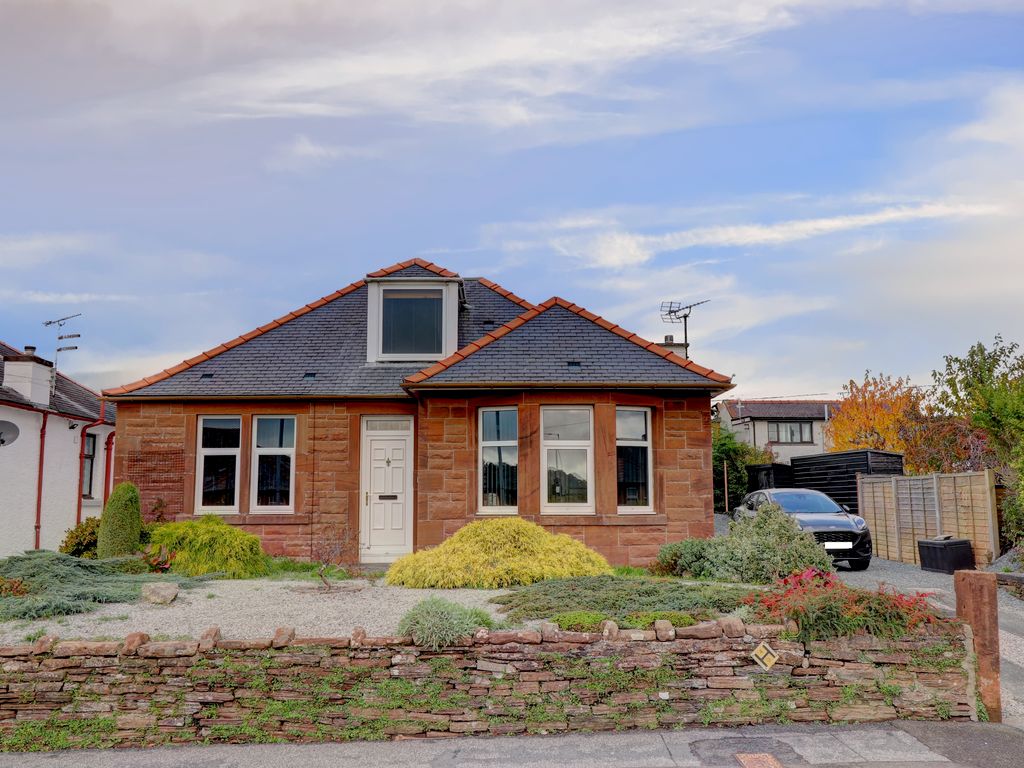 3 bed detached house for sale in Annan Road, Dumfries DG1, £250,000