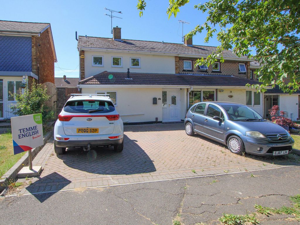 2 bed end terrace house for sale in Fryerns, Basildon SS14 Zoopla