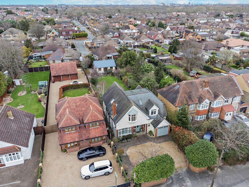 4 bed detached house for sale in Feltham Hill Road, Ashford TW15, £950,000 Zoopla