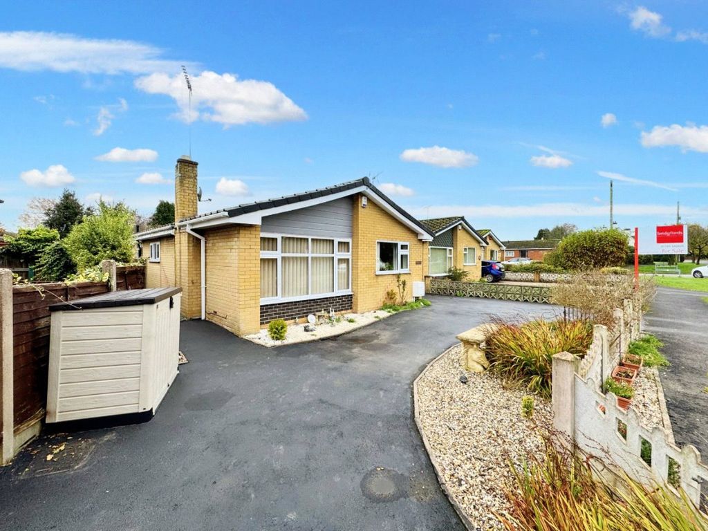 3 bed bungalow for sale in Billington Lane, Derrington, Stafford