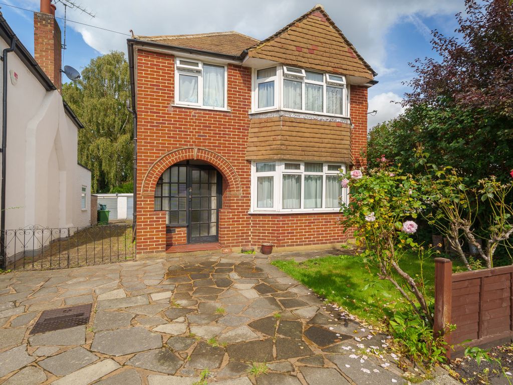 3 bed detached house for sale in Horsell, Surrey GU21, £650,000 Zoopla