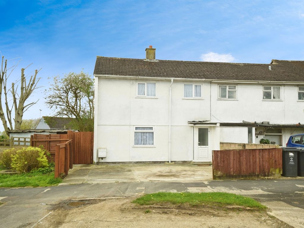 2 bed end terrace house for sale in Penhill Drive, Swindon SN2, £