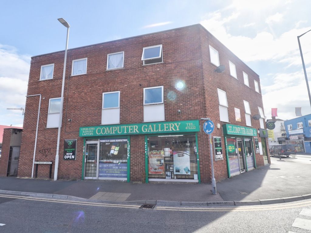 1 bed flat to rent in Needham Court, Desborough Road, High