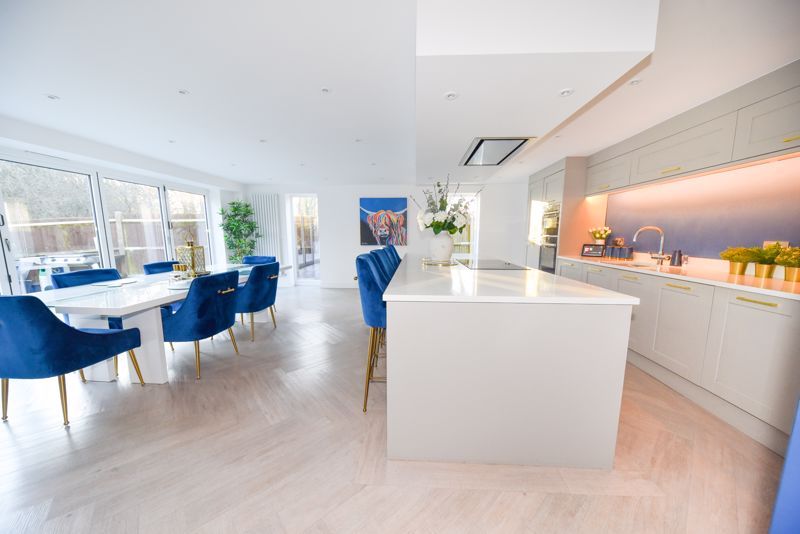 5 bed detached house for sale in Topaz Grove, Waterlooville PO7, £