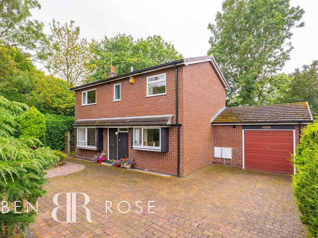 4 bed detached house for sale in Brow Hey, Bamber Bridge, Preston PR5