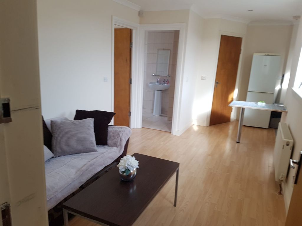 1 bed flat to rent in Flat 5, 86A Windsor Walk, Luton LU1 Zoopla
