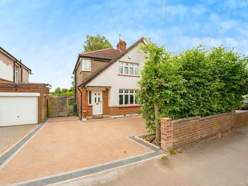3 bed semidetached house for sale in Field End Road, Ruislip HA4, £