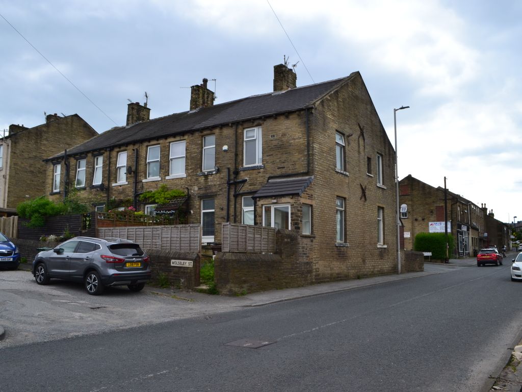 2 bed end terrace house for sale in Wolseley Street, Clayton, Bradford
