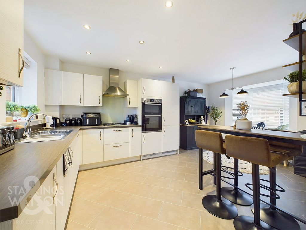 3 bed detached house for sale in Allan Bedford Crescent, Queens Hill