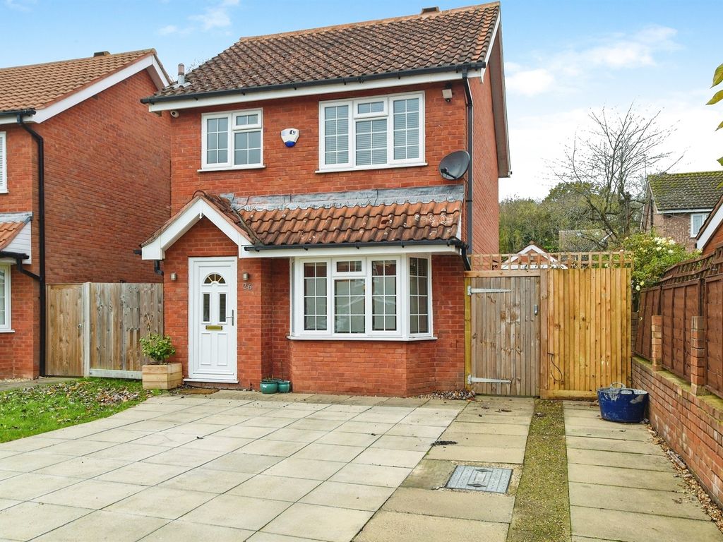 3 bed detached house for sale in Furze Close, Watford WD19, £535,000