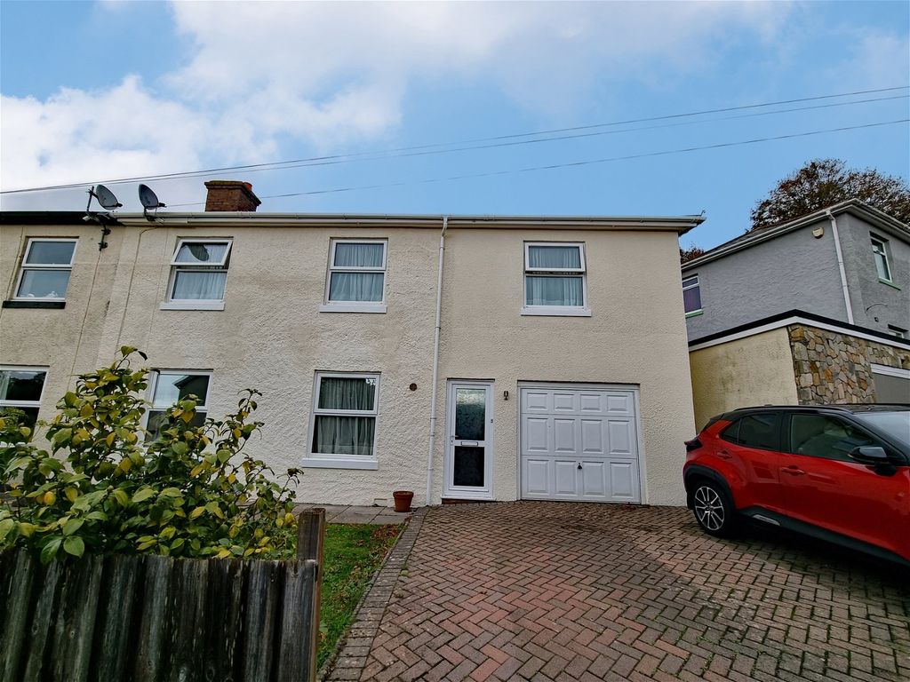 5 bed semidetached house for sale in Empire Road, Torquay TQ1, £