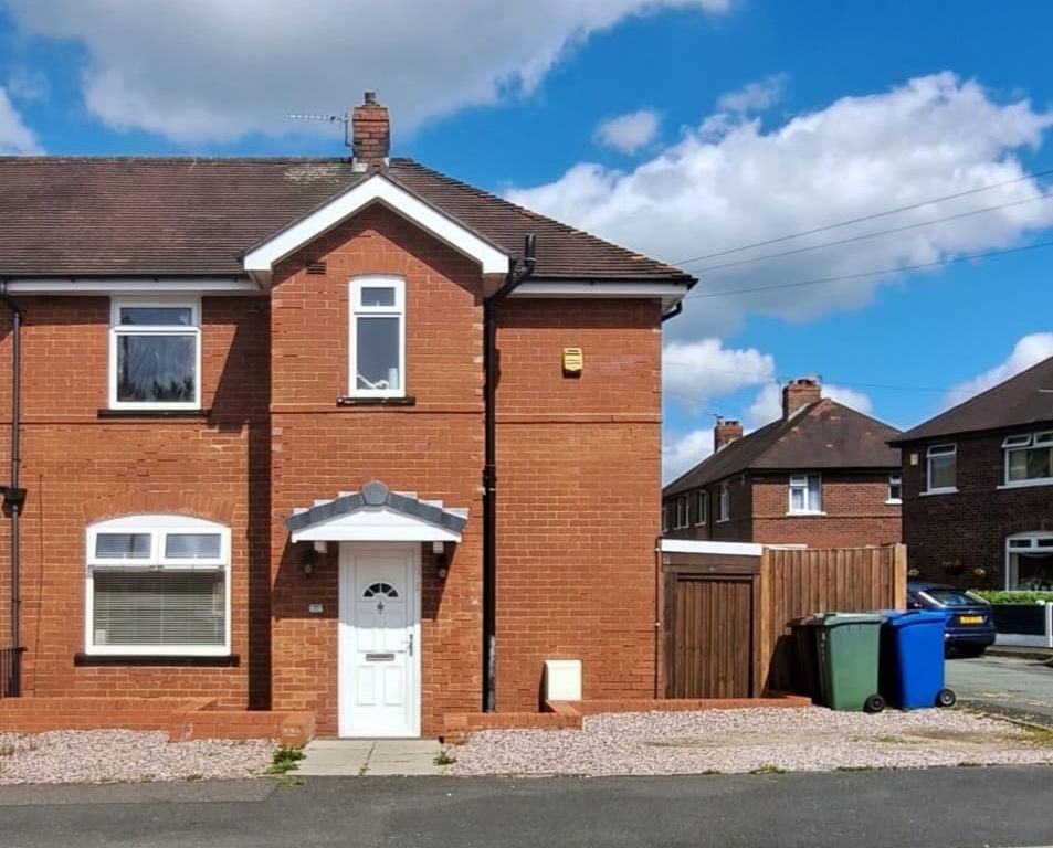 3 bed terraced house for sale in Park Lane, Whitefield, Manchester M45