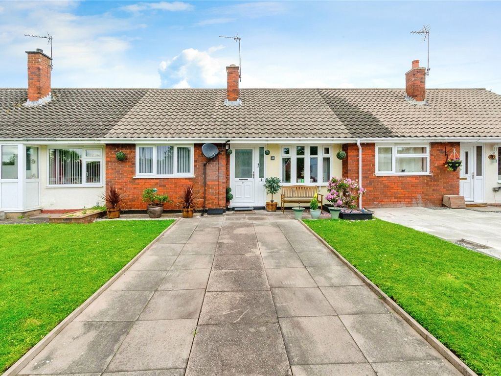 2 bed bungalow for sale in South Crescent, Featherstone, Wolverhampton