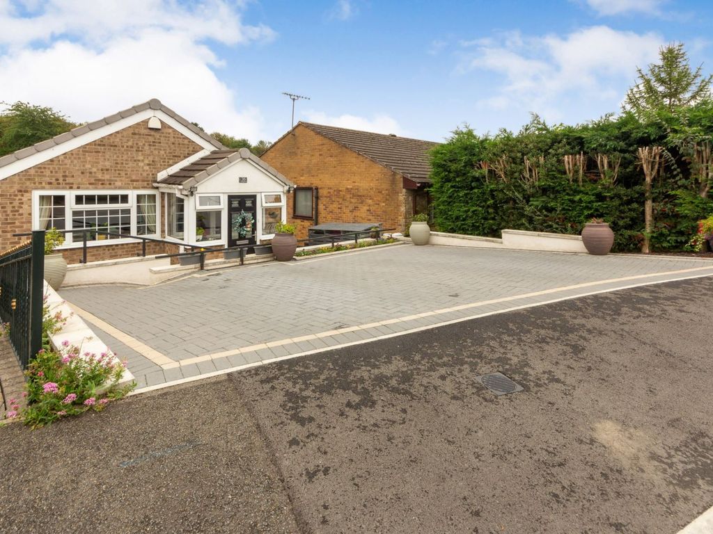 4 bed detached house for sale in Staffa Drive, Alfreton DE55 Zoopla