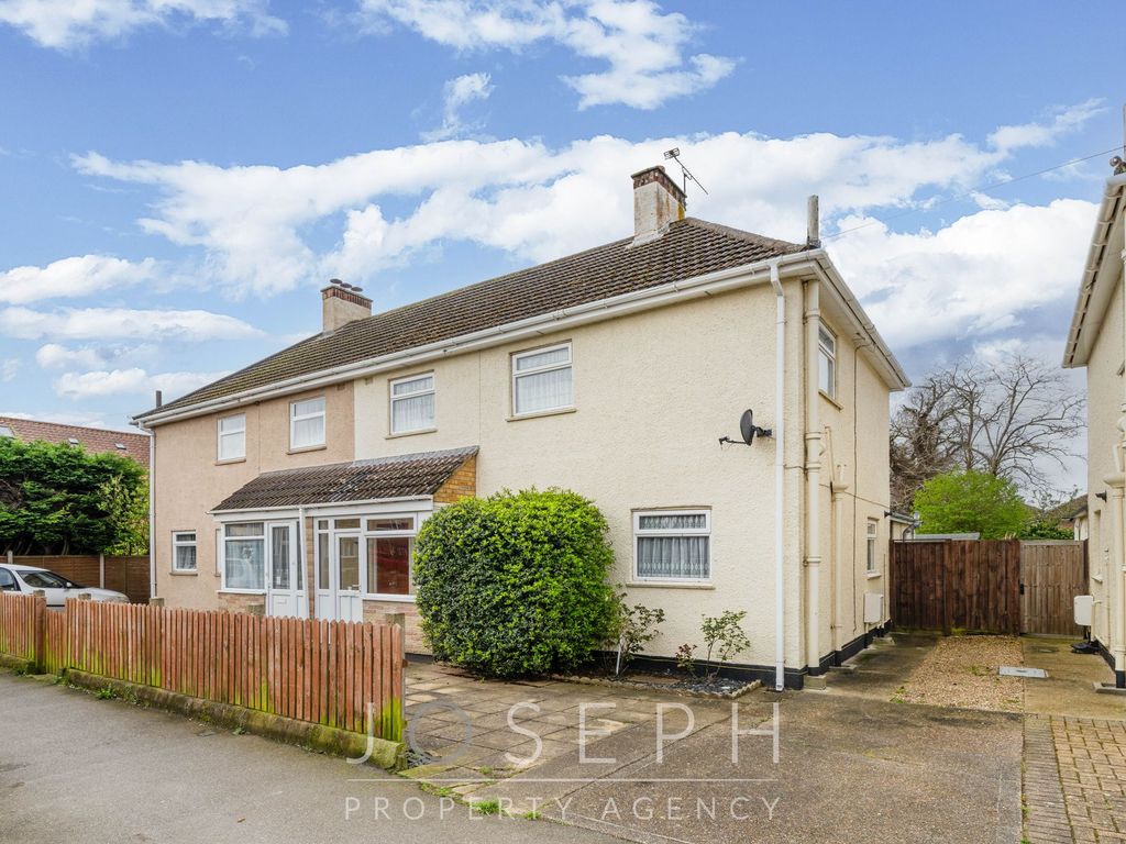 3 bed semidetached house for sale in Renfrew Road, Ipswich IP4, £