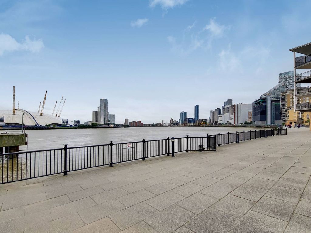 Susan Constant Court, Canary Wharf, London E14  