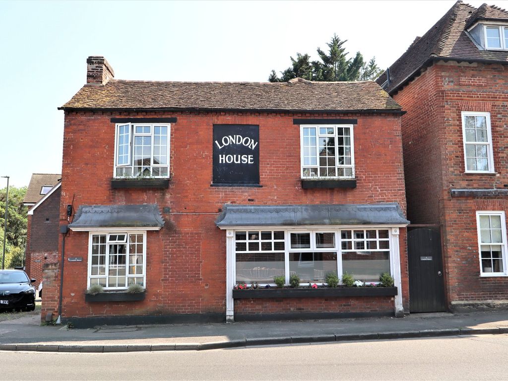 2 bed flat for sale in 134 High Street, Old Woking, Surrey GU22 Zoopla