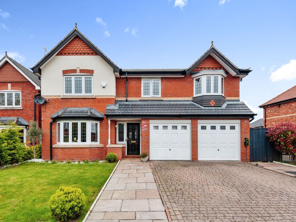 5 bed detached house for sale in Kingsbury Drive, Wilmslow, Cheshire