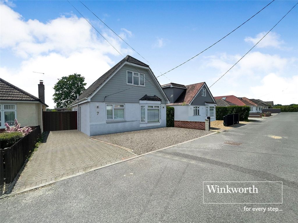 4 bed bungalow for sale in High Mead, Ferndown BH22 Zoopla