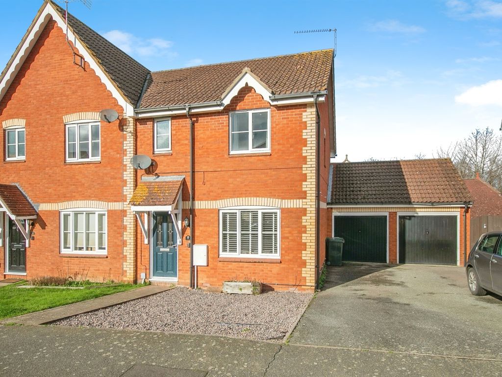 3 bed semidetached house for sale in Hazel Rise, Claydon, Ipswich IP6