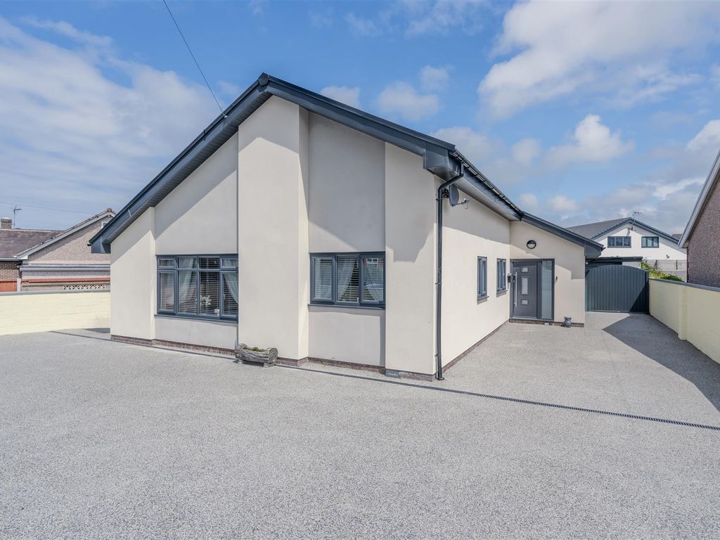 5 bed detached house for sale in Barrfield Road, Rhuddlan LL18, £