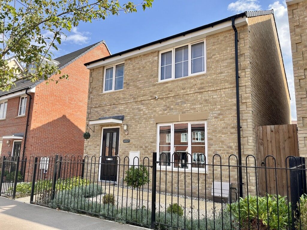 4 bed semidetached house to rent in Newland Avenue, Stortford CM23, £2,500 pcm Zoopla