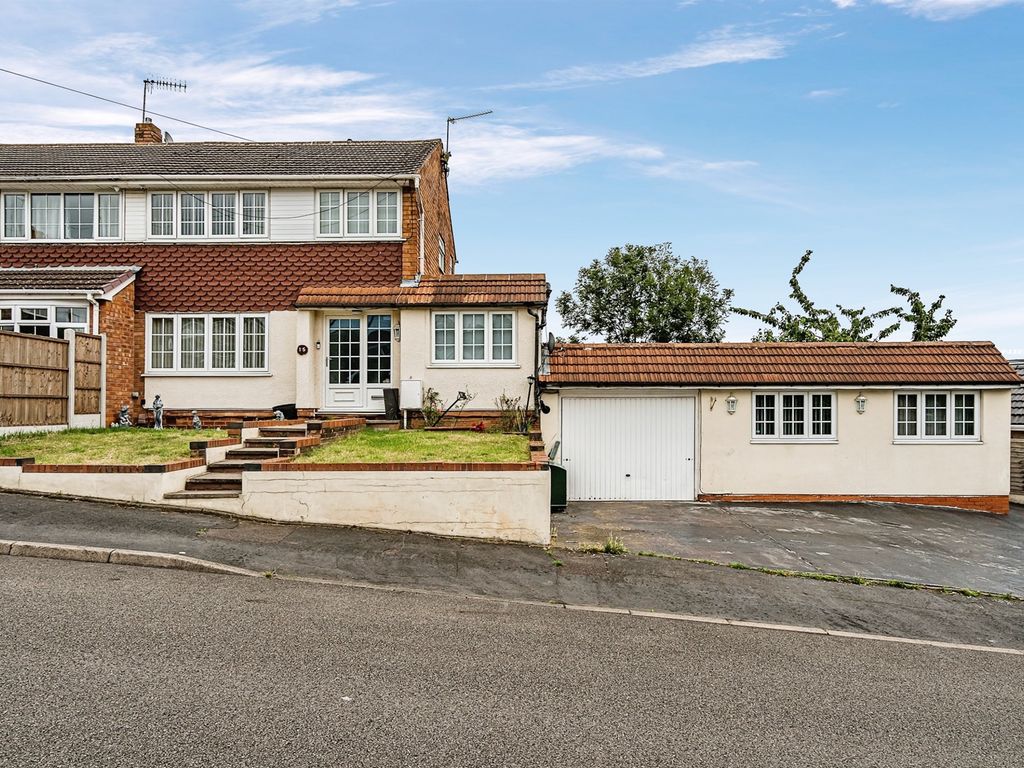 4 bed semidetached house for sale in Andover Crescent, Kingswinford