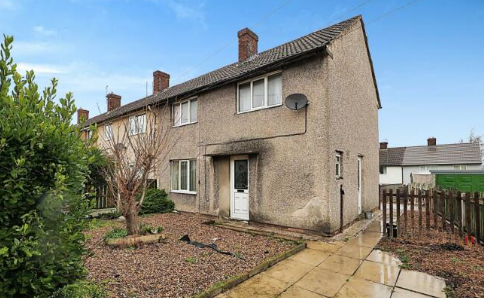 4 bed end terrace house for sale in Hill Crest, Havercroft, Wakefield