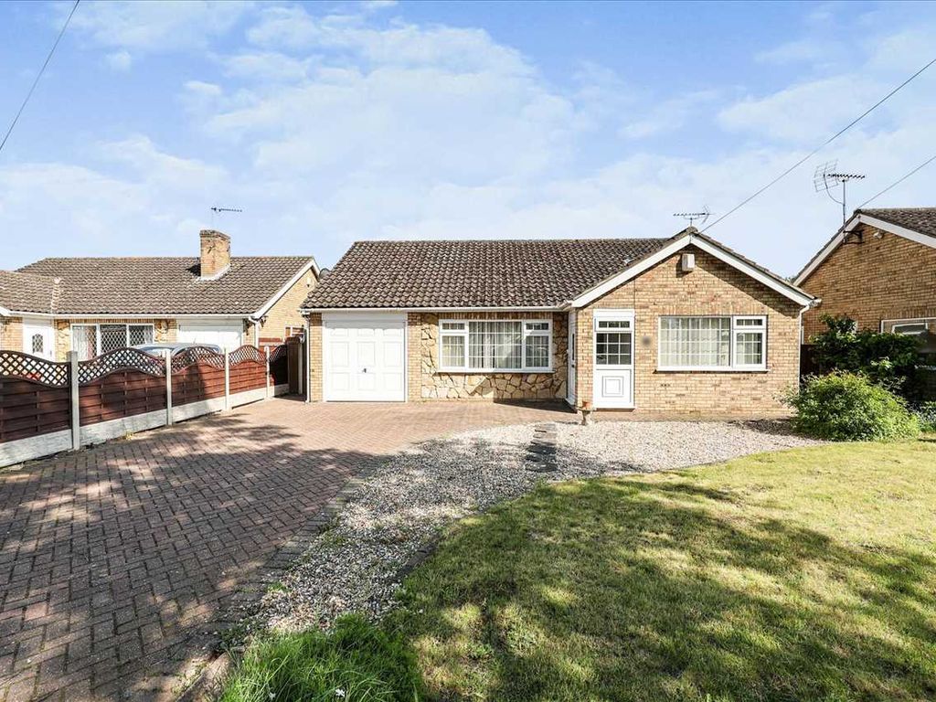 3 bed bungalow for sale in Kinder Avenue, North Hykeham, Lincoln LN6, £