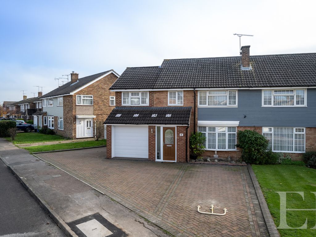 5 bed semidetached house for sale in Robin Way, Tile Kiln, Chelmsford