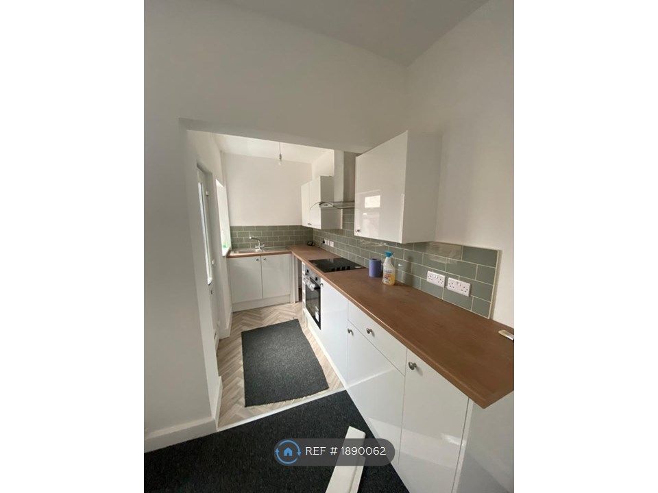 2 bed terraced house to rent in Henry Street, Crewe CW1, £750 pcm Zoopla