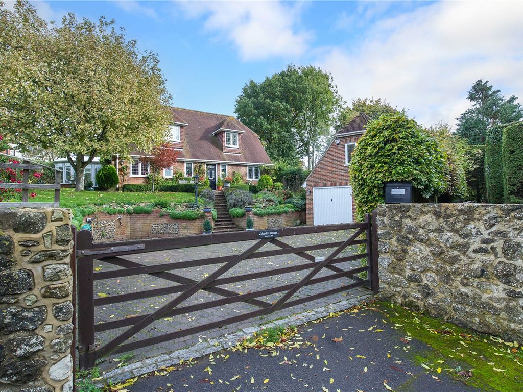 3 bed detached house for sale in Liverton Hill, Sandway, Maidstone