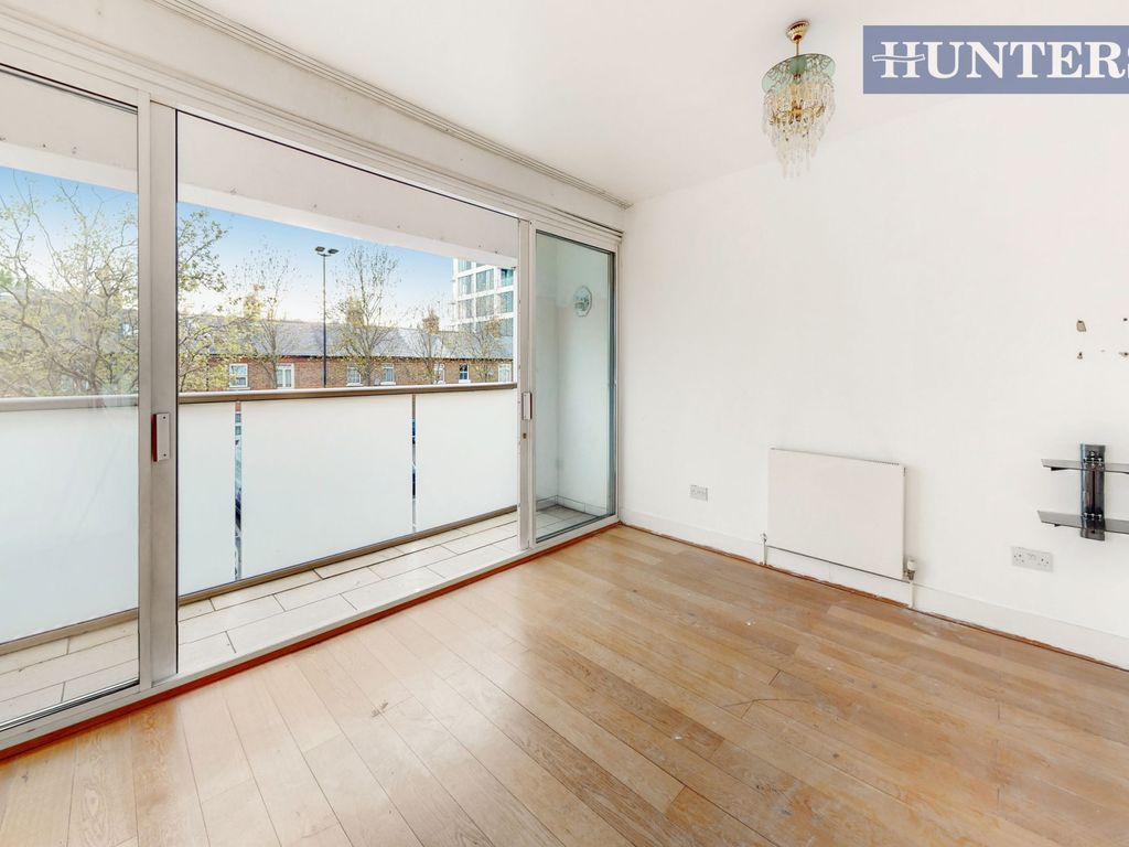 3 bed town house for sale in Clocktower Mews, Hanwell W7, £400,000 Zoopla
