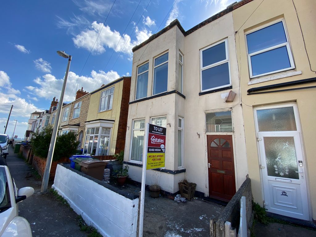 4 bed semidetached house to rent in Cheverton Avenue, Withernsea HU19