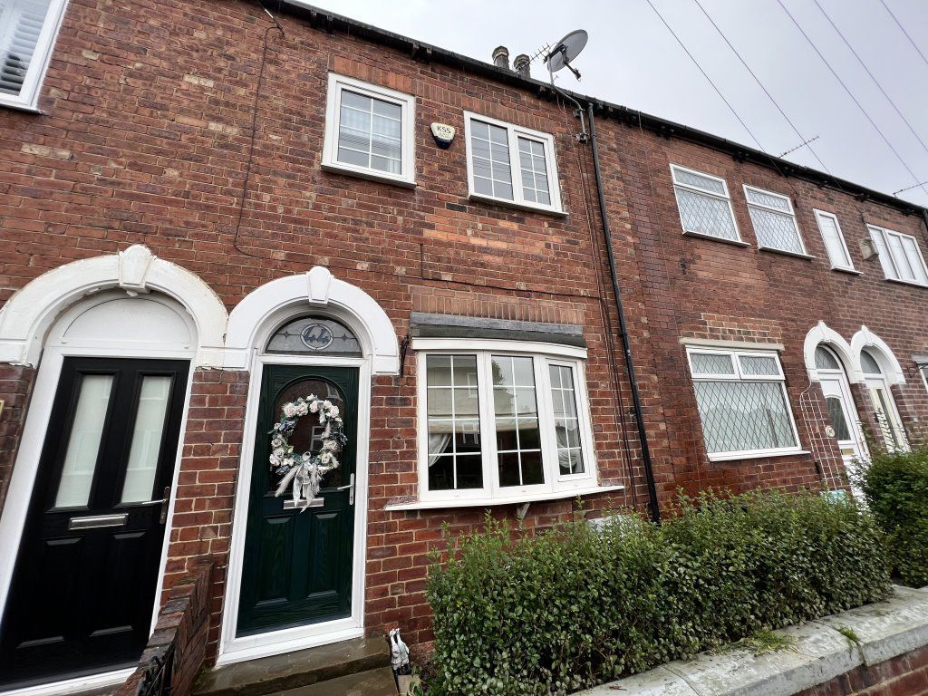 3 bed terraced house to rent in Longacre, Castleford WF10, £850 pcm