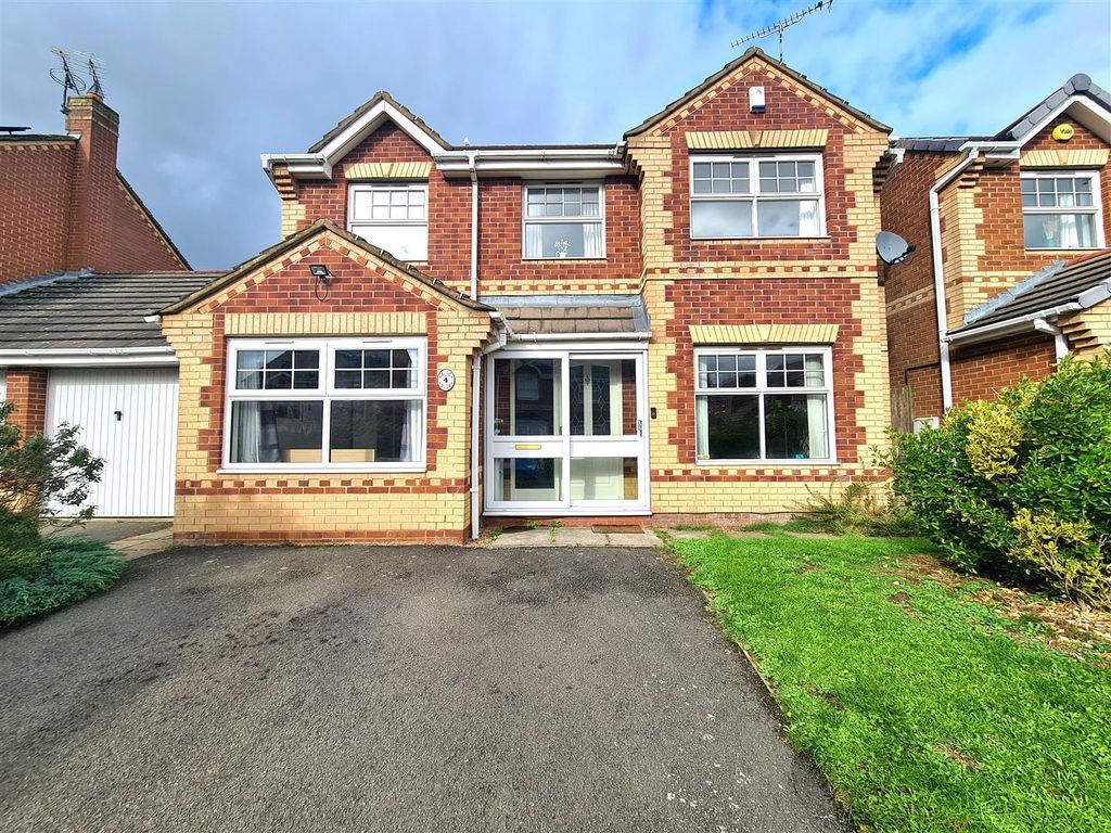 5 bed detached house for sale in Cliveden Walk, Maple Park, Nuneaton
