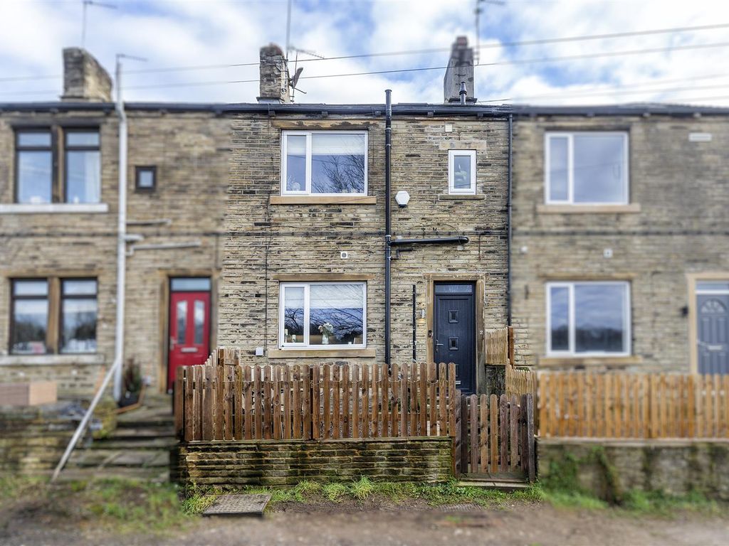 2 bed terraced house for sale in Field Top, Bailiff Bridge, Brighouse
