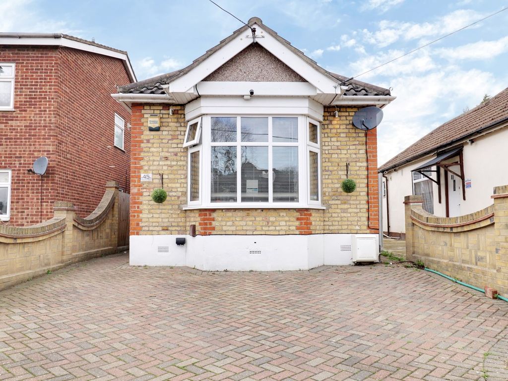 2 bed detached bungalow for sale in Betterton Road, Rainham RM13 Zoopla