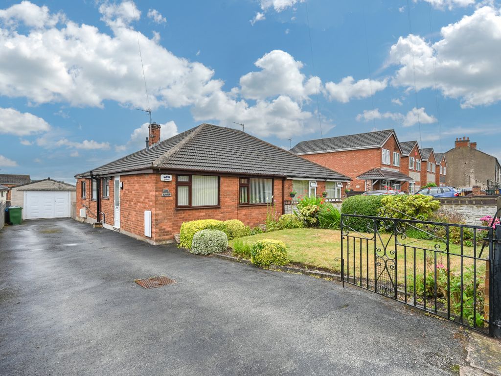 2 bed semidetached bungalow for sale in Church Hill, Hednesford