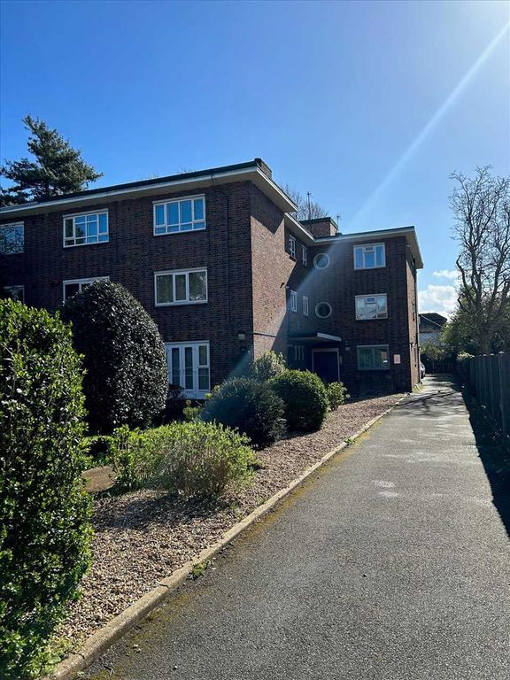 2 bed flat for sale in Sutton Court, Fauconberg Road, London W4 Zoopla