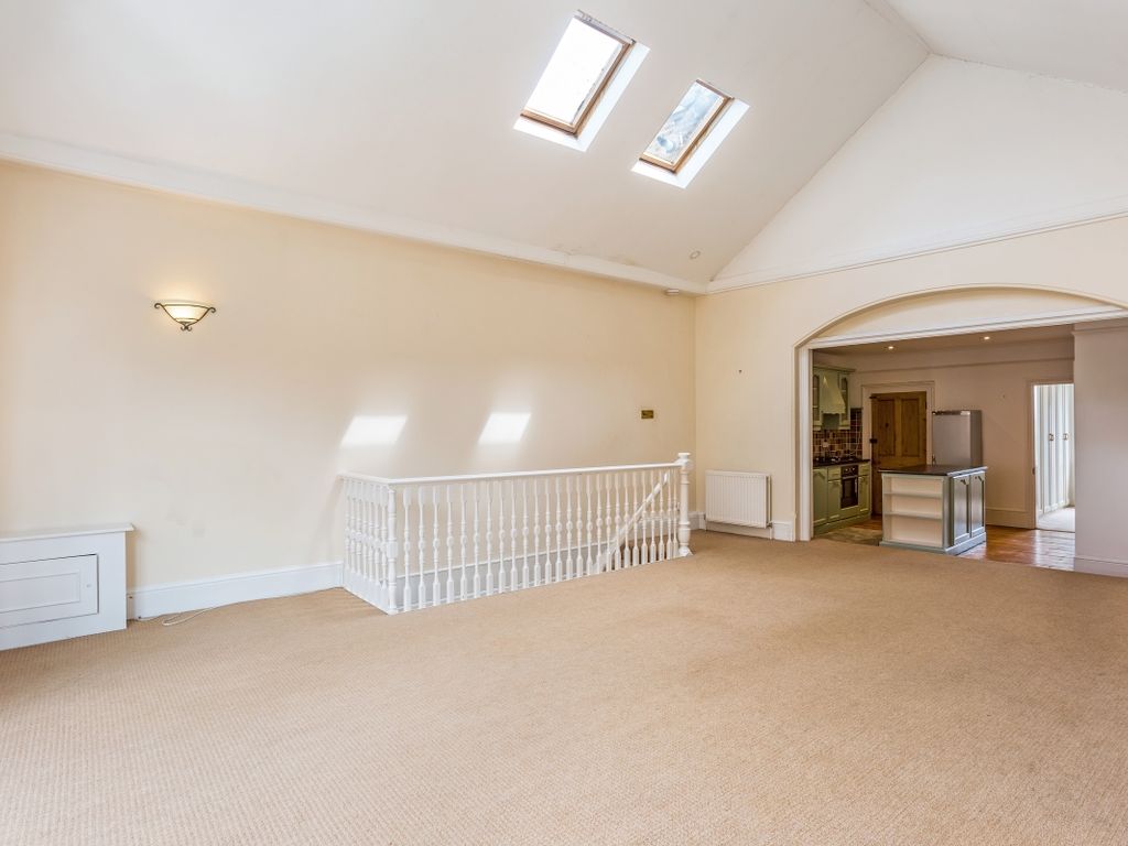 1 bed flat to rent in St. Leonards Road, Windsor SL4, £1,395 pcm Zoopla