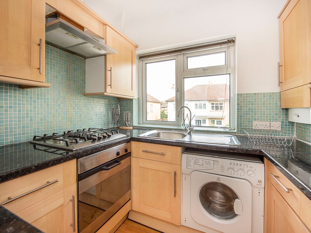 1 bed flat for sale in Clonmel Road, Teddington TW11, £350,000 Zoopla
