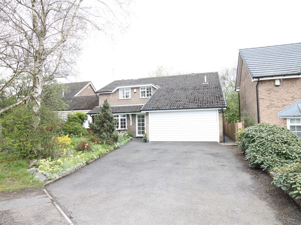 4 bed detached house for sale in Dauphine Close, Coalville