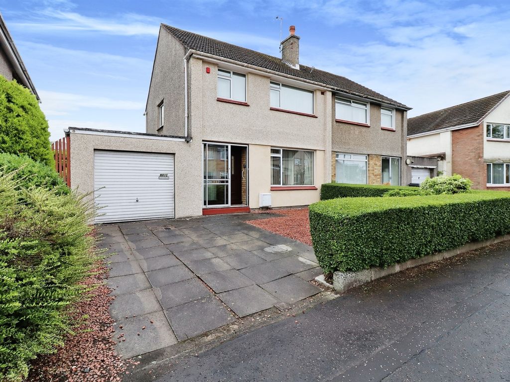 3 bed semidetached house for sale in Stirling Drive,