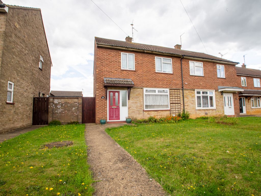3 bed semidetached house for sale in Swale Avenue, Gunthorpe