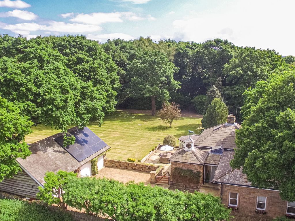 6 bed detached house for sale in Barnsley Road, Newmillerdam, Wakefield