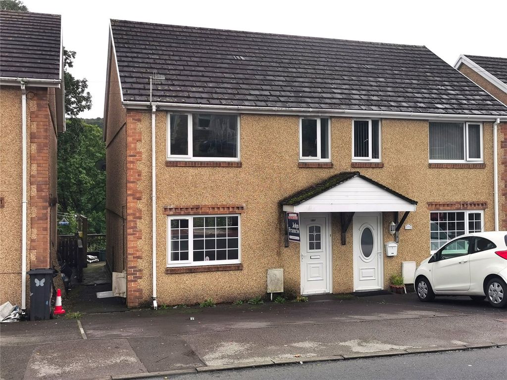 3 bed semidetached house for sale in Swansea Road, Trebanos