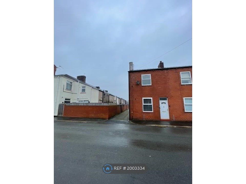 2 bed end terrace house to rent in Wakefield Street, Golborne